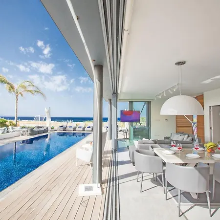 Willa Papadopo - Luxury 3 Bedroom With Private Pool, Hot Tub And Sea Views *
