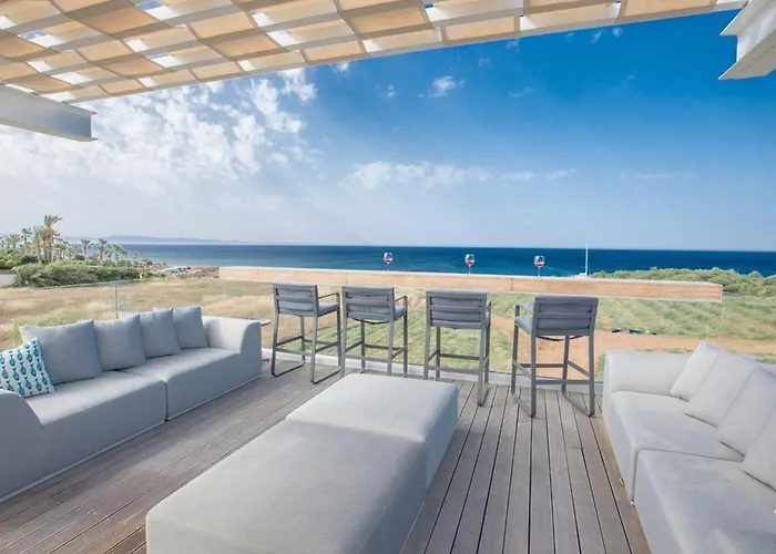 Villa Papadopo - Luxury 3 Bedroom With Private Pool, Hot Tub And Sea Views