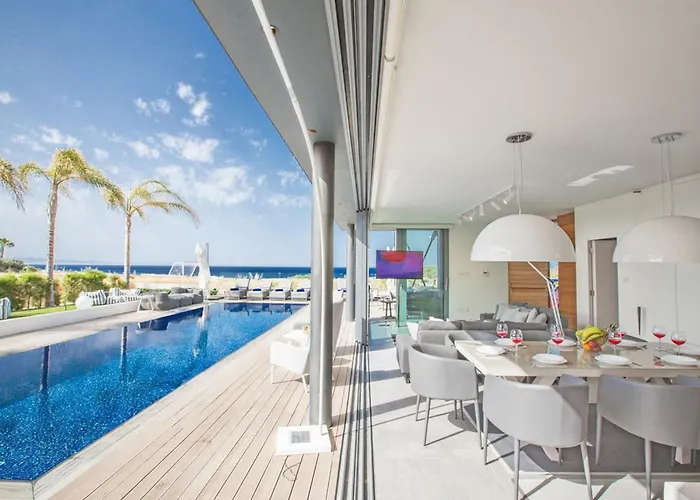 Villa Papadopo - Luxury 3 Bedroom With Private Pool, Hot Tub And Sea Views *