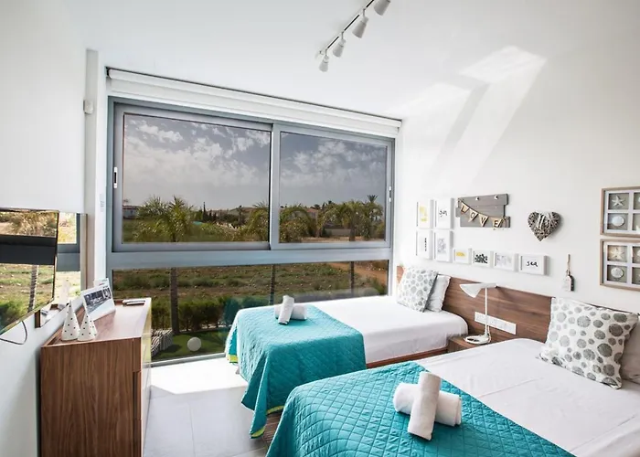 Villa Papadopo - Luxury 3 Bedroom With Private Pool, Hot Tub And Sea Views *