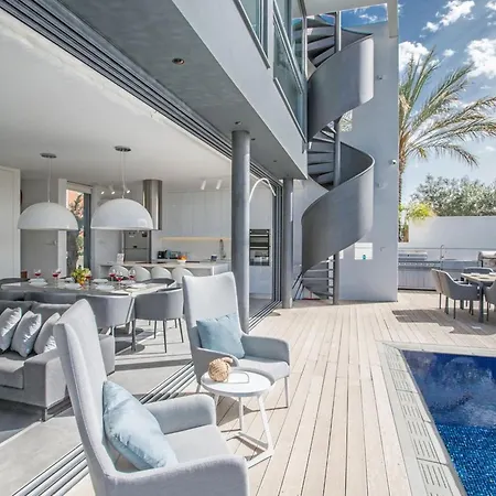 Papadopo - Luxury 3 Bedroom With Private Pool, Hot Tub And Sea Views