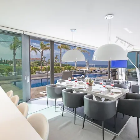 Papadopo - Luxury 3 Bedroom With Private Pool, Hot Tub And Sea Views * Paralimni