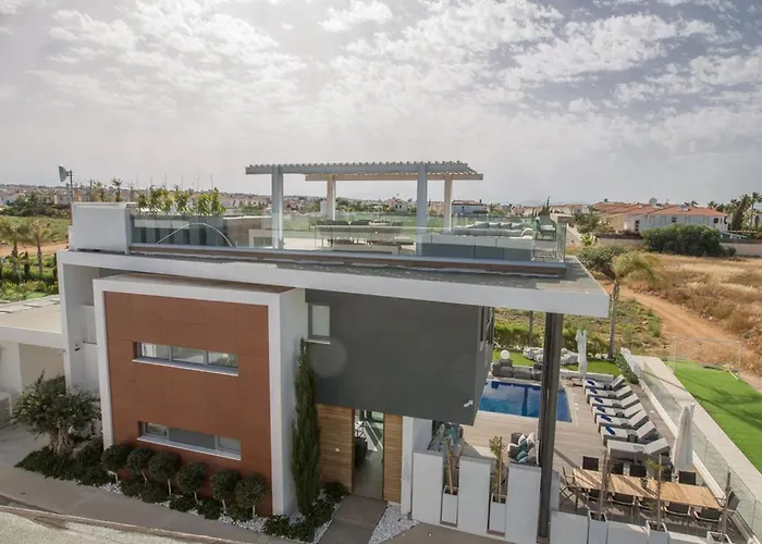 Papadopo - Luxury 3 Bedroom With Private Pool, Hot Tub And Sea Views Villa