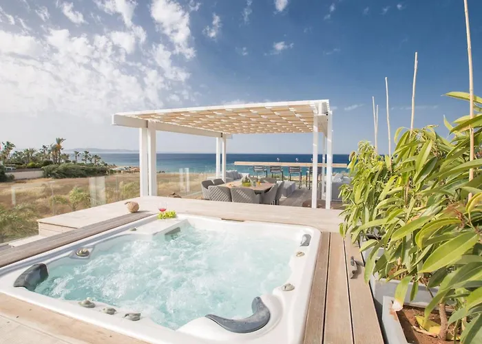 Villa Papadopo - Luxury 3 Bedroom With Private Pool, Hot Tub And Sea Views *